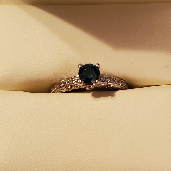 Wedding ring set - Picture 3 of 11